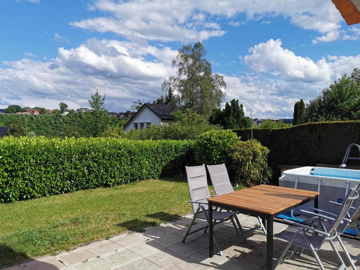 Gemuetliche 90 Qm Wohnung In Saarburg, Zentral Gelegen, Garten Mit Aussicht, Separater Eingang Exteriör bild