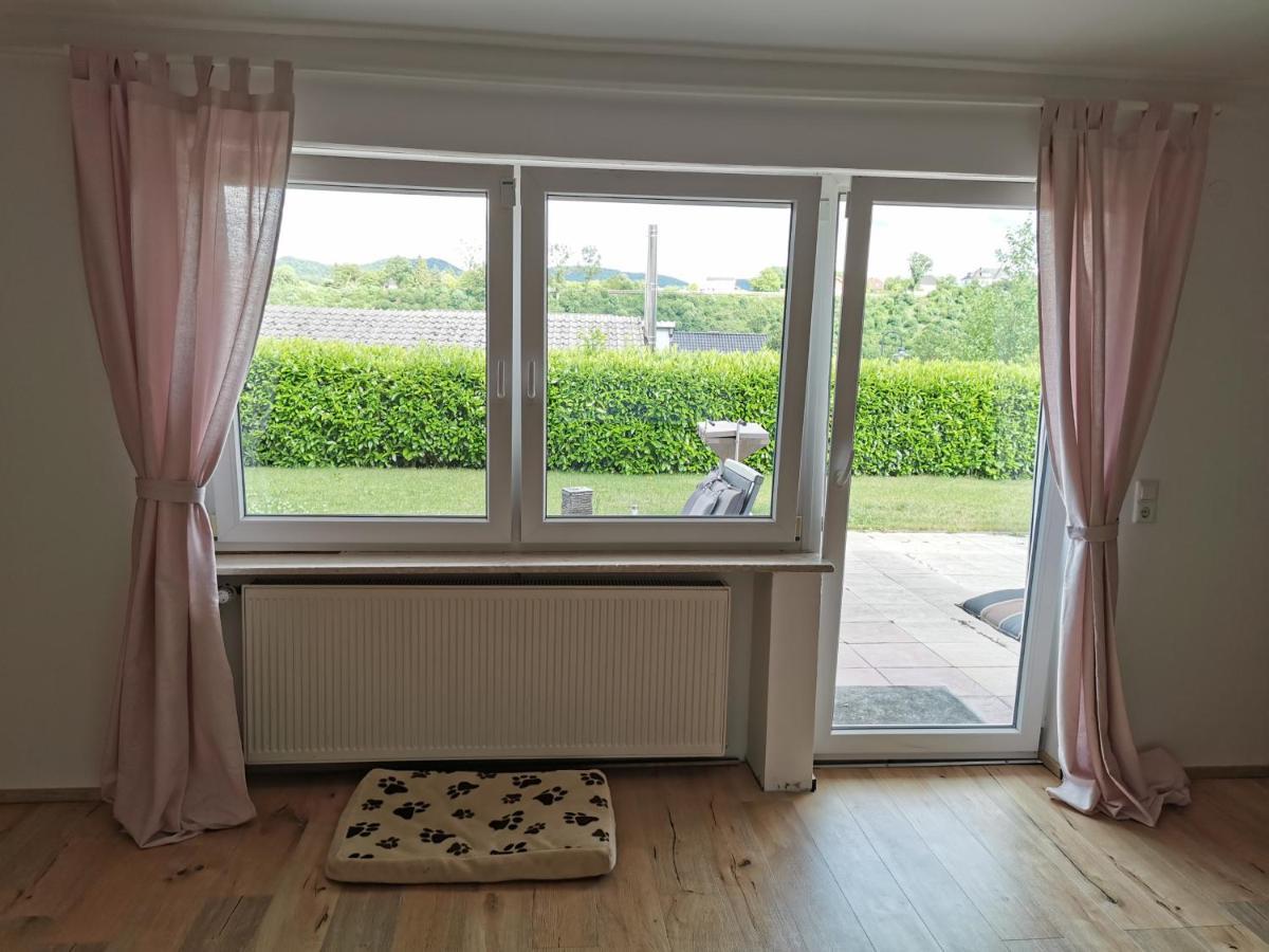 Gemuetliche 90 Qm Wohnung In Saarburg, Zentral Gelegen, Garten Mit Aussicht, Separater Eingang Exteriör bild